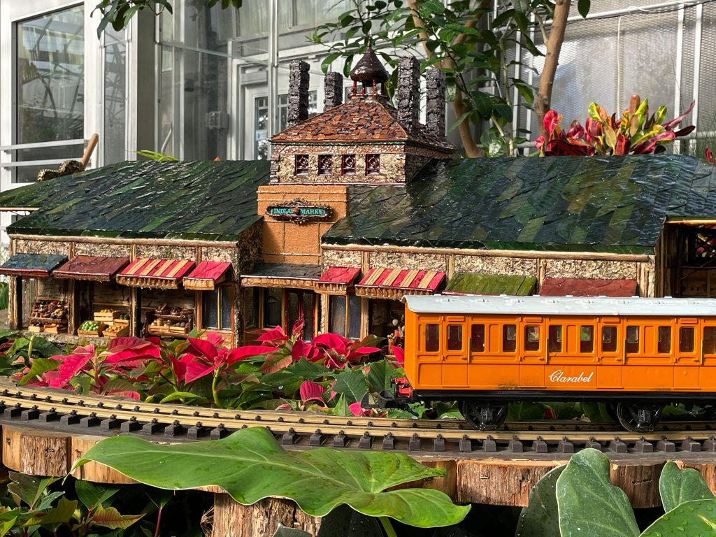Cincinnati Train Rides Best Holiday Trains in Cincinnati - Dayton Parent Magazine