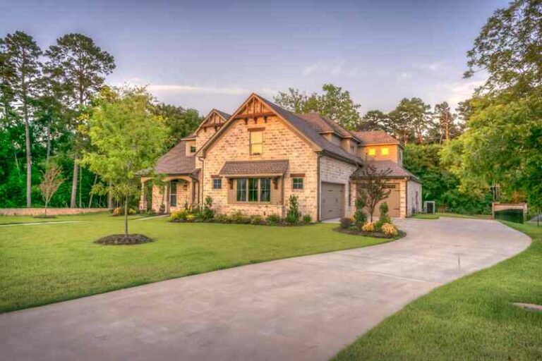 The Ultimate Summer Home-Maintenance Checklist For This Year