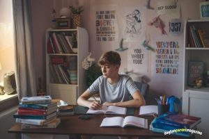 6 Signs of School-Related Anxiety in Teenage Sons