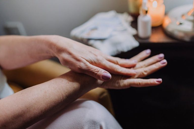 What Daily Habits Support Better Hydration for Dry Skin Types?